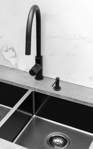 Meir-Piccola-Pull-Out-Kitchen-Tap-in-Matte-Black-finish