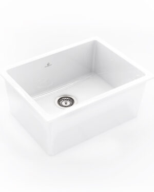 Chambord 'Constance' farmhouse sink, white fireclay material, no overflow and no taphole. Undermount, Abovemount or Flushmount.